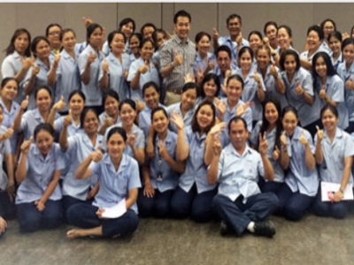 โรงเรียนบางกอกพัฒนา จัดอบรมหลักสูตร Service Mind & Positive Thinking for Housekeepers (พนักงานแม่บ้าน) เมื่อวันที่ 11 กรกฎาคม 2558 วิทยากร : ดร.นราธิป อ่ำเที่ยงตรง